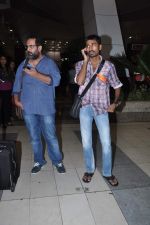Dhanush return from Chennai in Mumbai Airport on 19th June 2013 (14).JPG